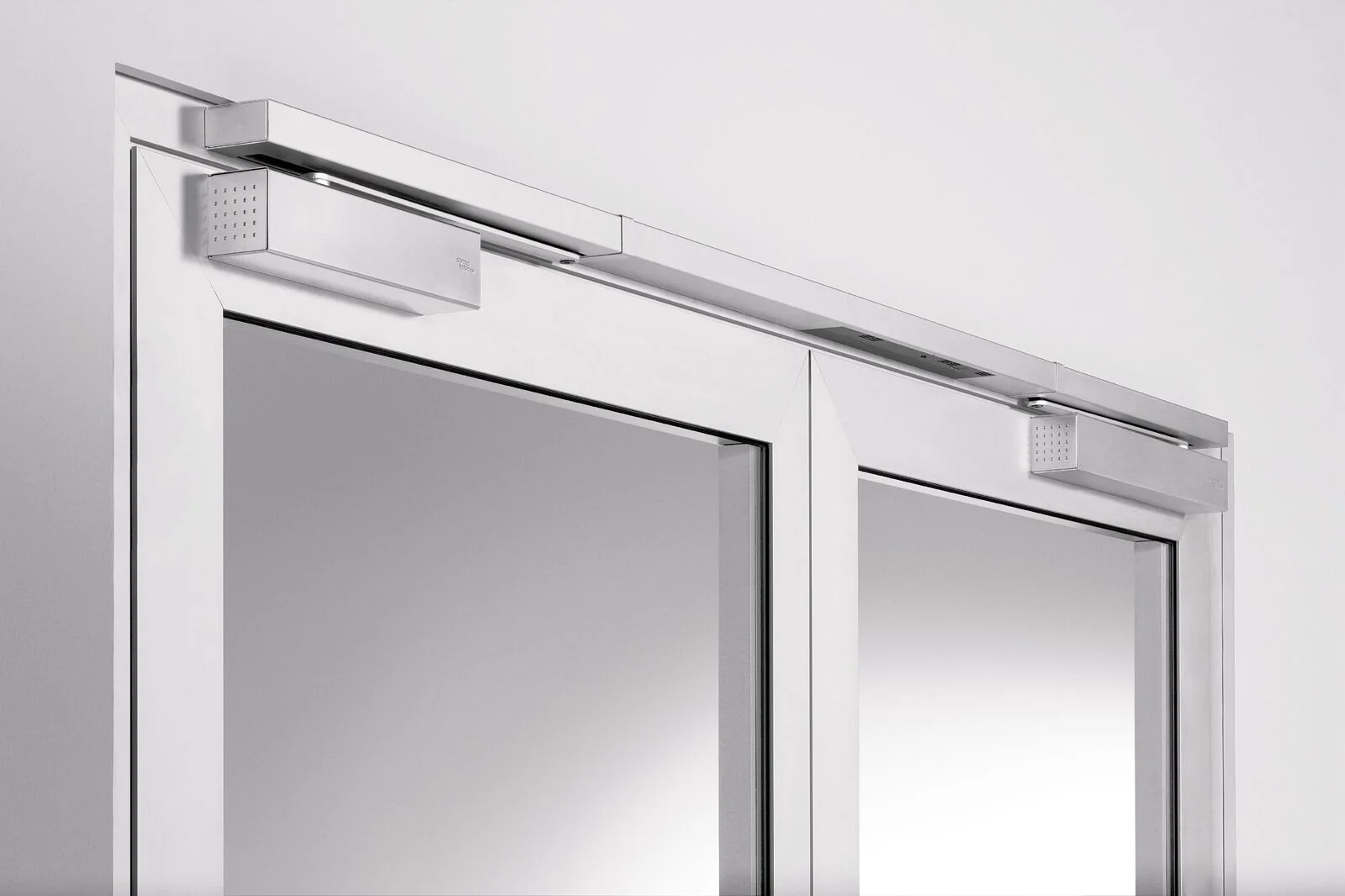 Dormakaba EN1-5 Cam Action Door Closer Push Side w/ Slide Arm and Bracket Silver TS93G15GNAB - Image 3