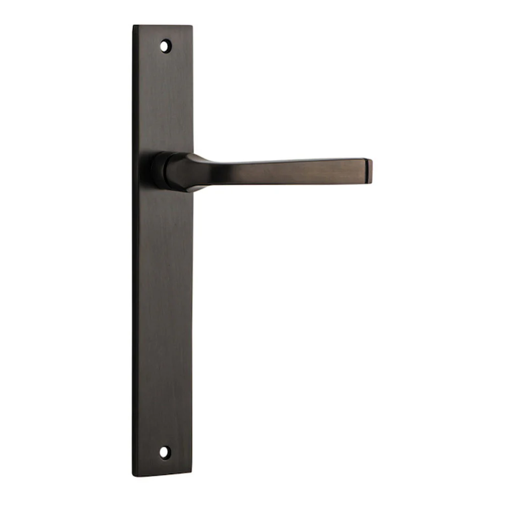 Iver Annecy Door Lever Handle on Rectangular Backplate Signature Brass - Image 4