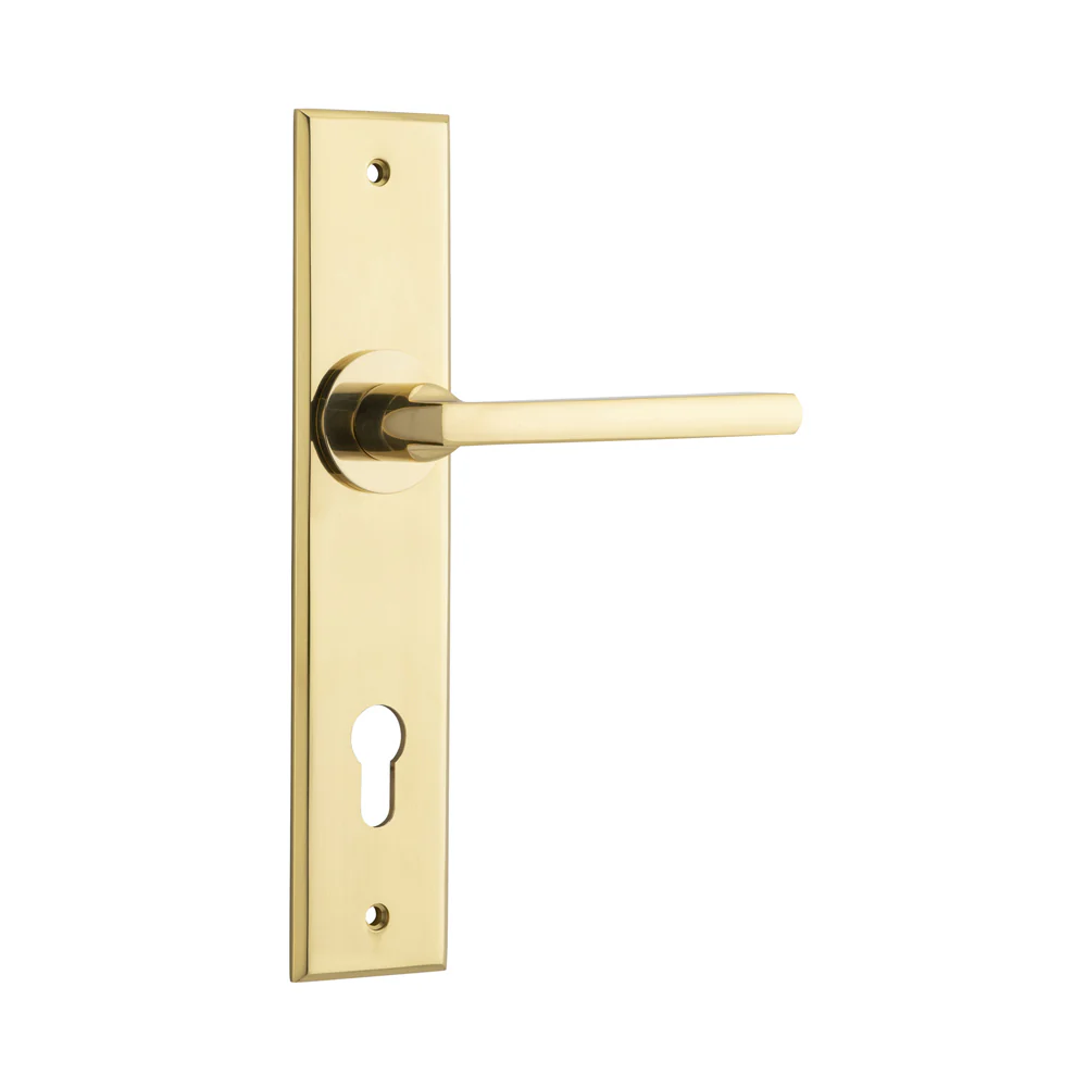 Iver Baltimore Door Lever Handle on Chamfered Backplate Polished Brass - Image 4