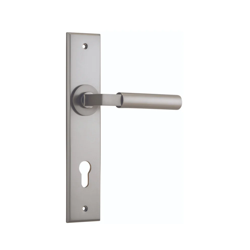 Iver Berlin Door Lever Handle on Chamfered Rectangular Backplate Satin Nickel - Image 5