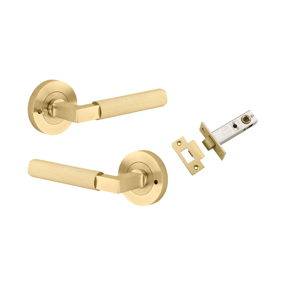 Iver Brunswick Door Lever on Round Rose Inbuilt Privacy Kit 60mm Backset - Image 10