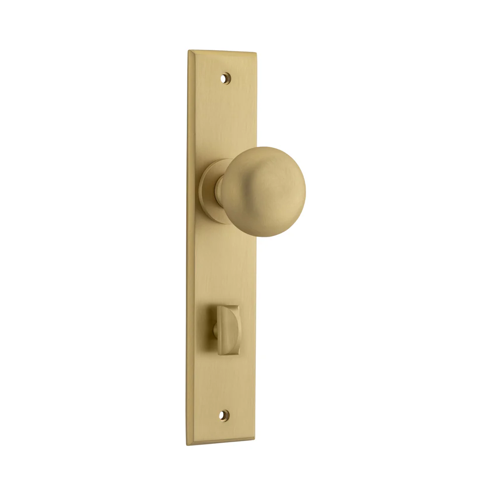 Iver Cambridge Door Knob on Chamfered Backplate Brushed Brass - Image 5
