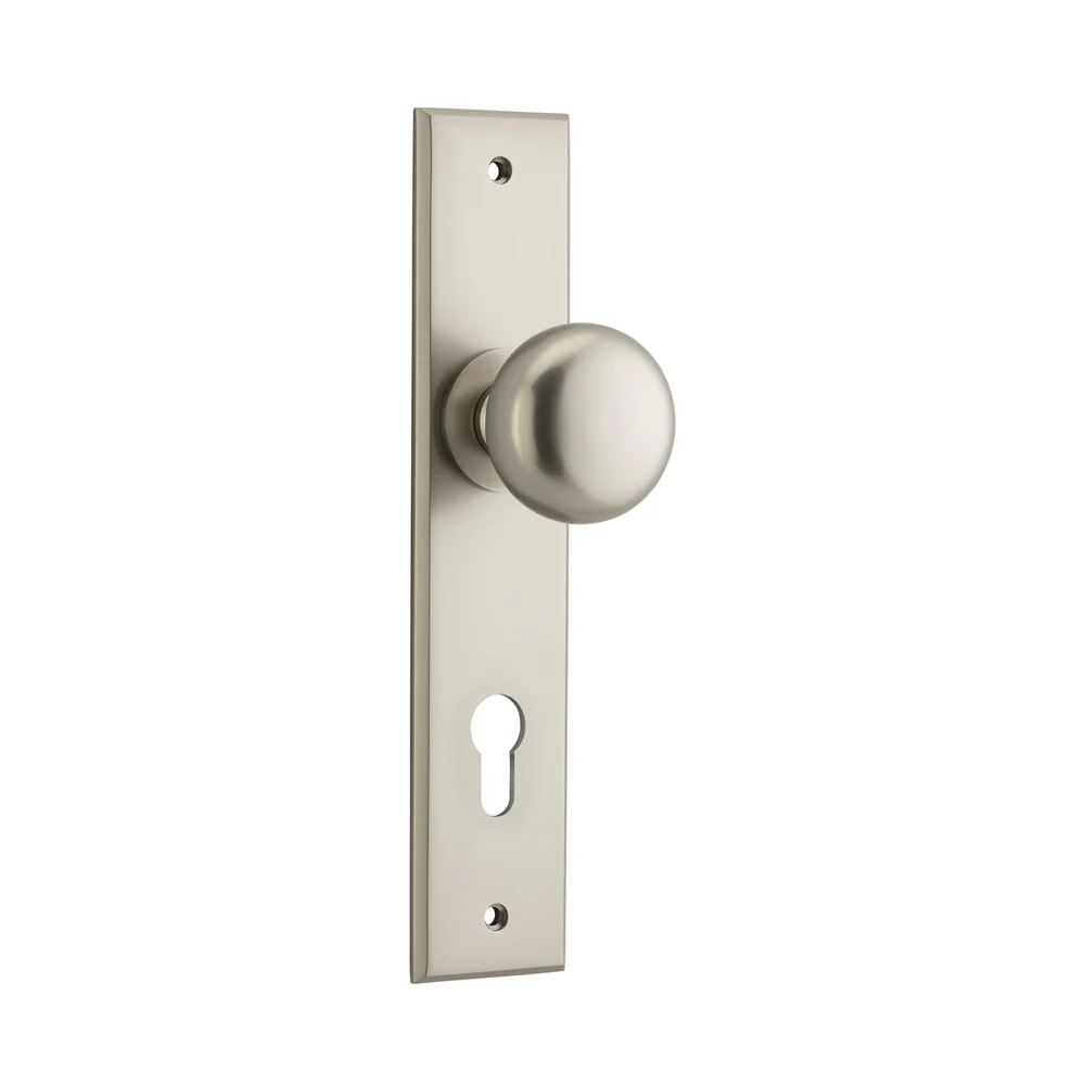 Iver Cambridge Door Knob on Chamfered Backplate Satin Nickel - Image 4