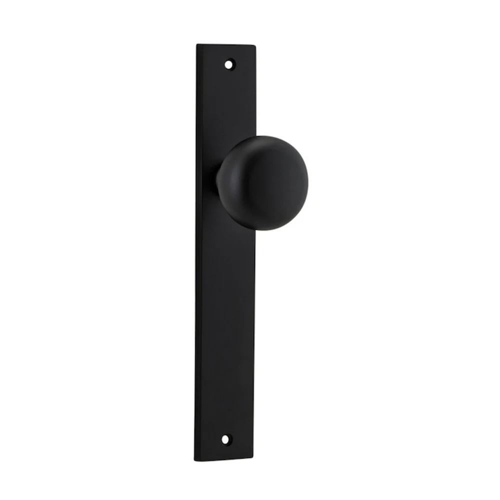 Iver Cambridge Door Knob on Rectangular Backplate Matt Black - Image 2