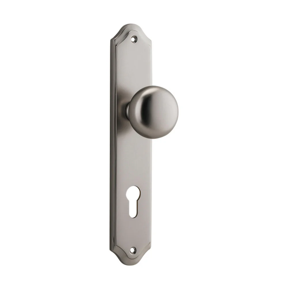 Iver Cambridge Door Knob on Shouldered Backplate Satin Nickel - Image 3