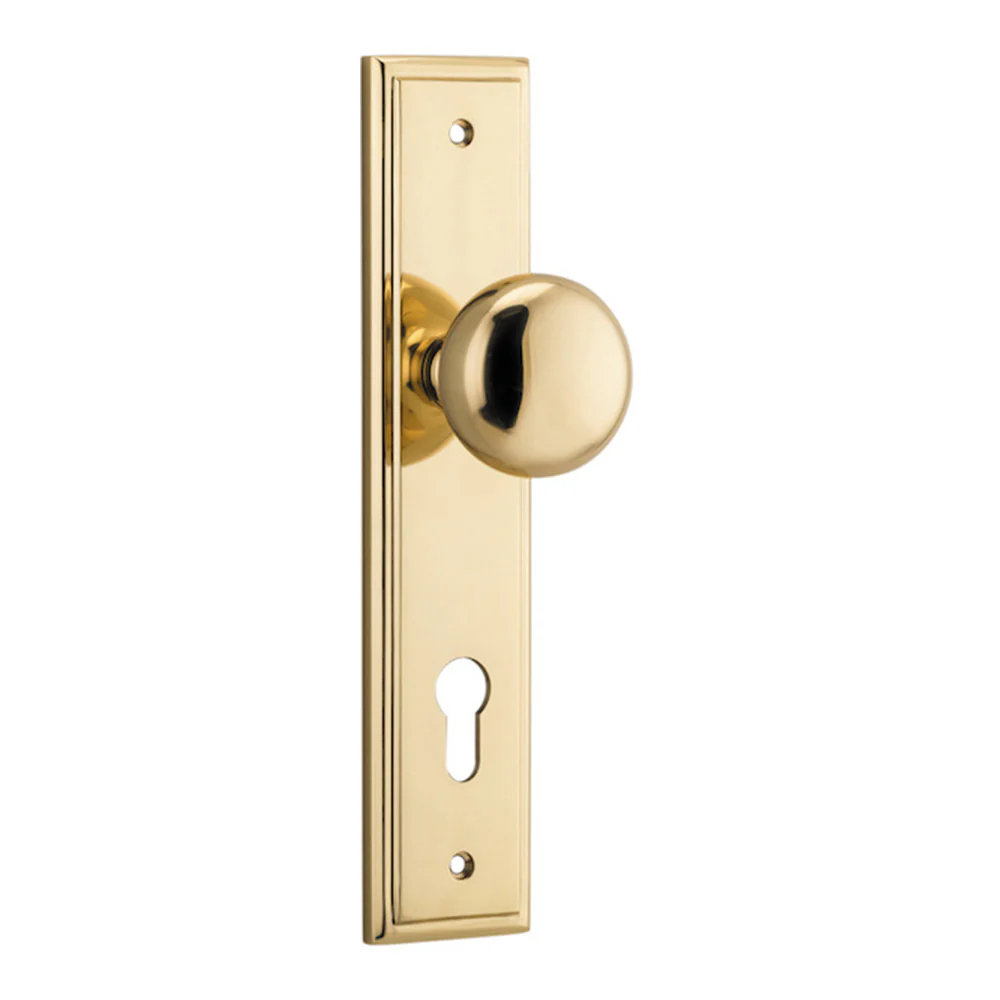 Iver Cambridge Door Knob on Stepped Backplate Polished Brass - Image 5