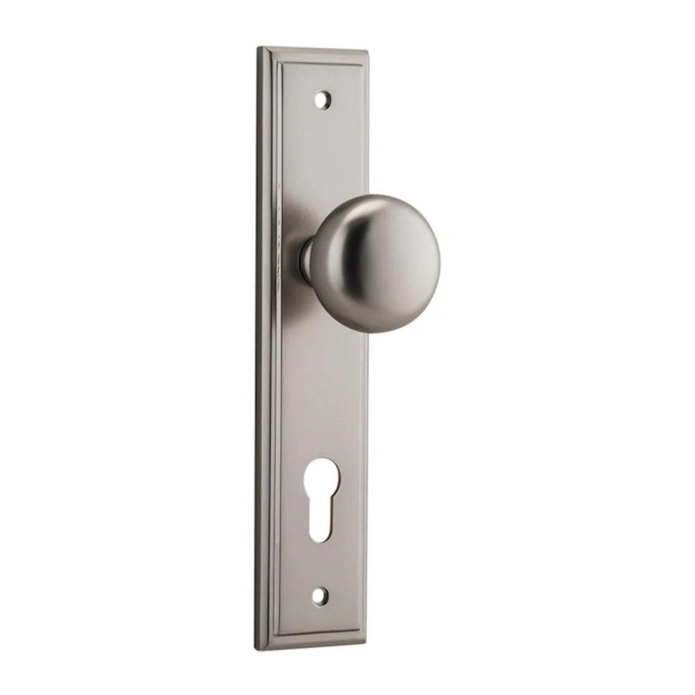 Iver Cambridge Door Knob on Stepped Backplate Satin Nickel - Image 3