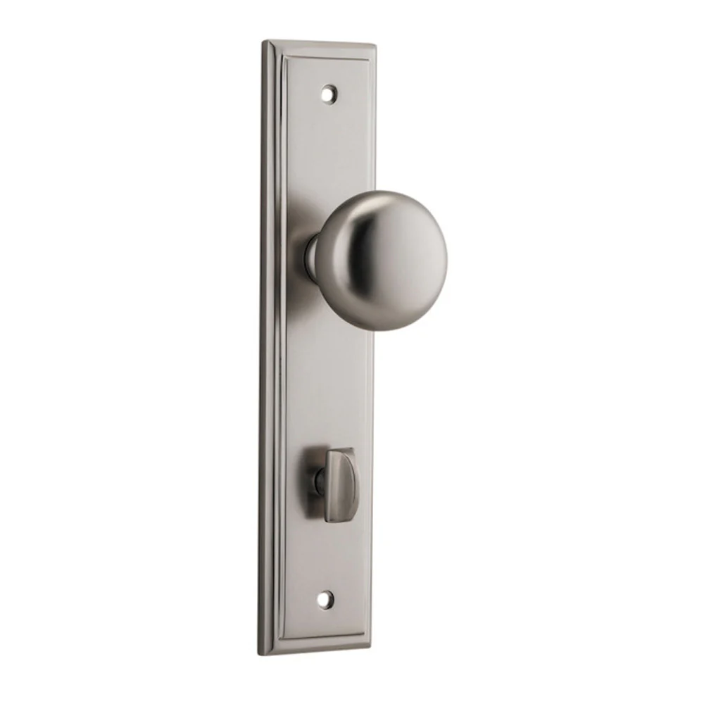 Iver Cambridge Door Knob on Stepped Backplate Satin Nickel - Image 4