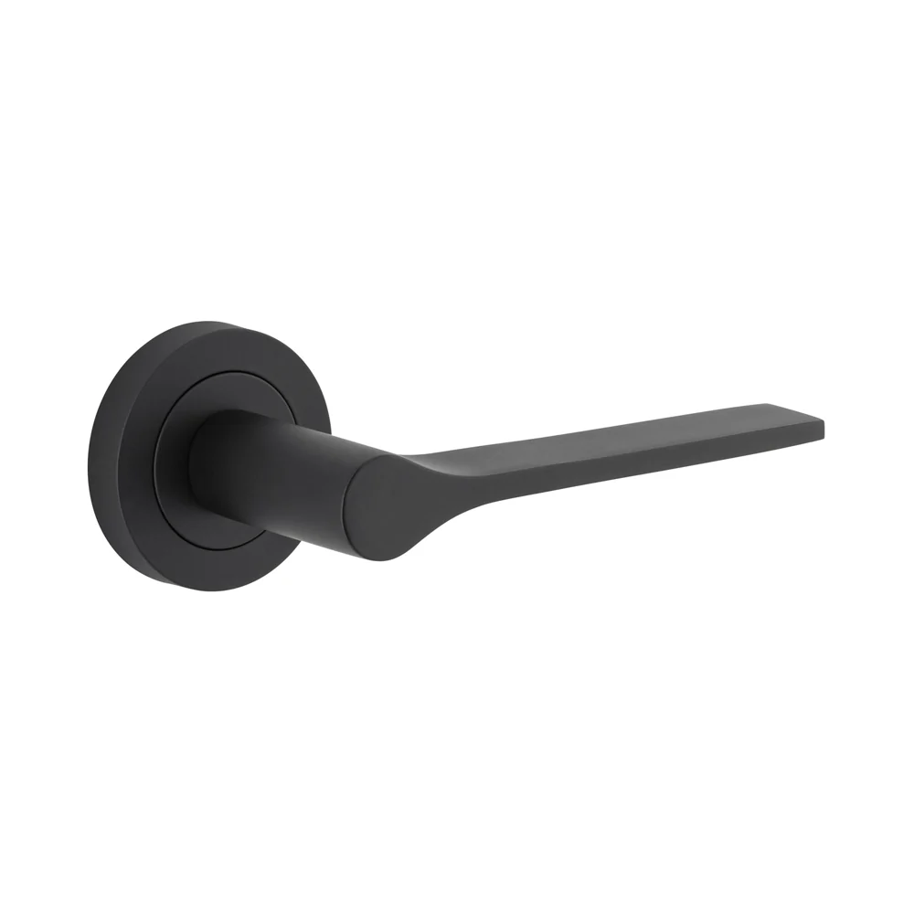 Iver Como Door Lever Handle on Round Rose Passage - Image 4