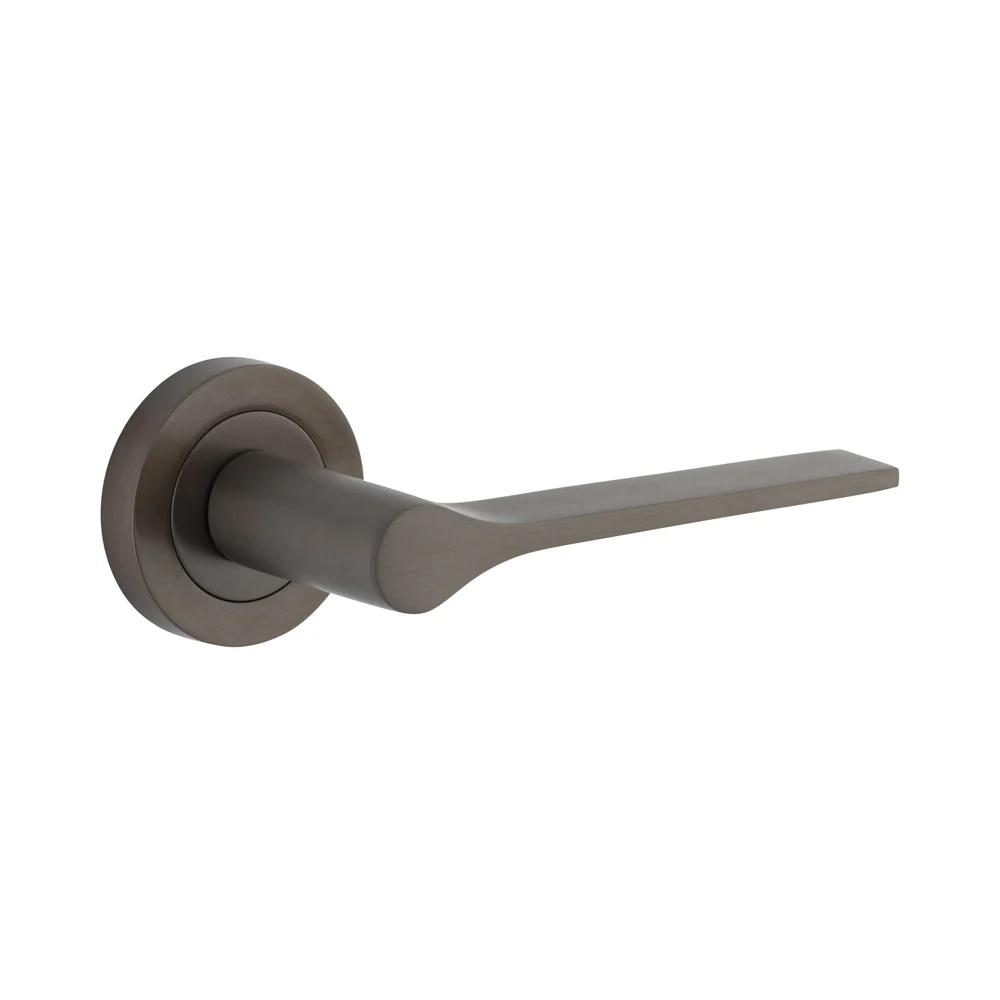 Iver Como Door Lever Handle on Round Rose Passage - Image 6