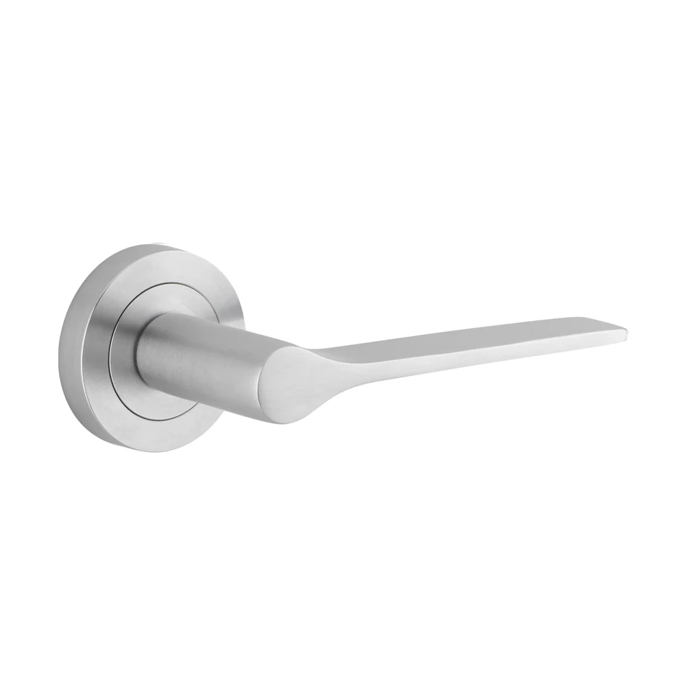 Iver Como Door Lever Handle on Round Rose Passage - Image 8