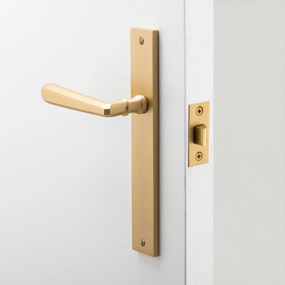 Iver Copenhagen Door Lever Handle on Rectangular Backplate Distressed Nickel - Image 2
