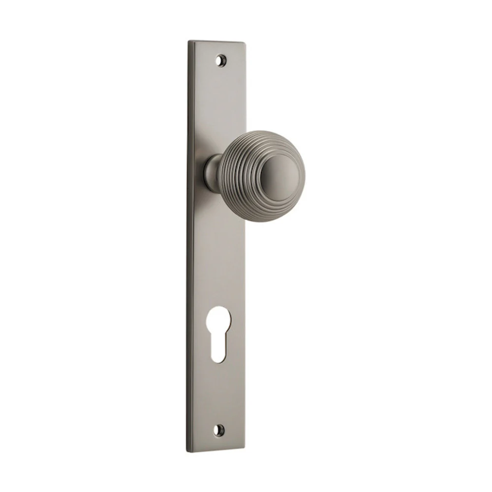 Iver Guildford Door Knob on Rectangular Backplate Satin Nickel - Image 3