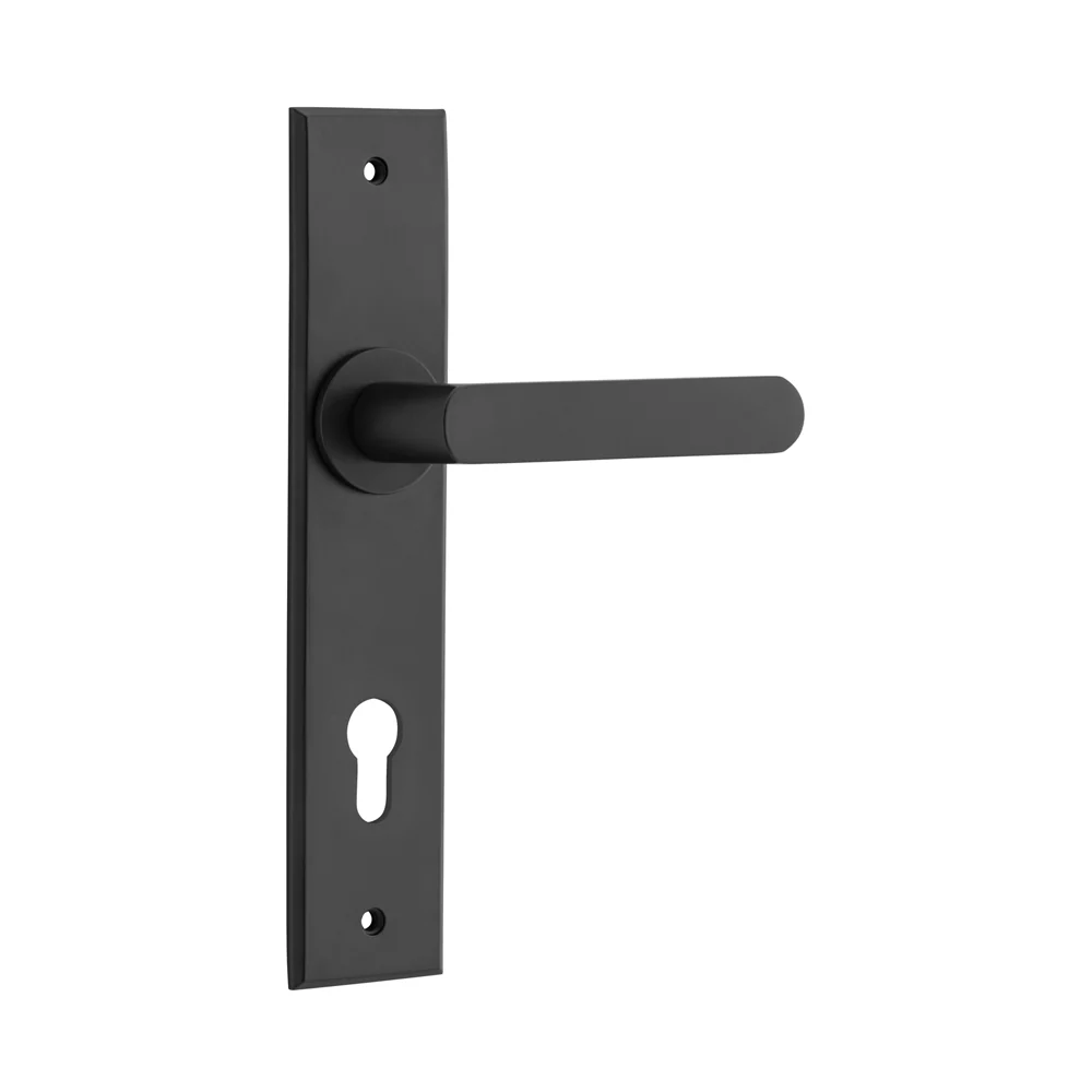 Iver Osaka Door Lever Handle on Chamfered Backplate Matt Black - Image 4