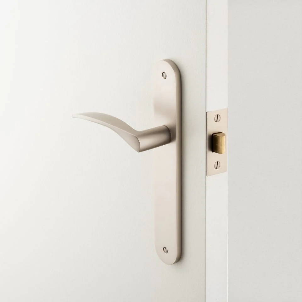 Iver Oxford Door Lever Handle on Oval Backplate Satin Nickel - Image 2