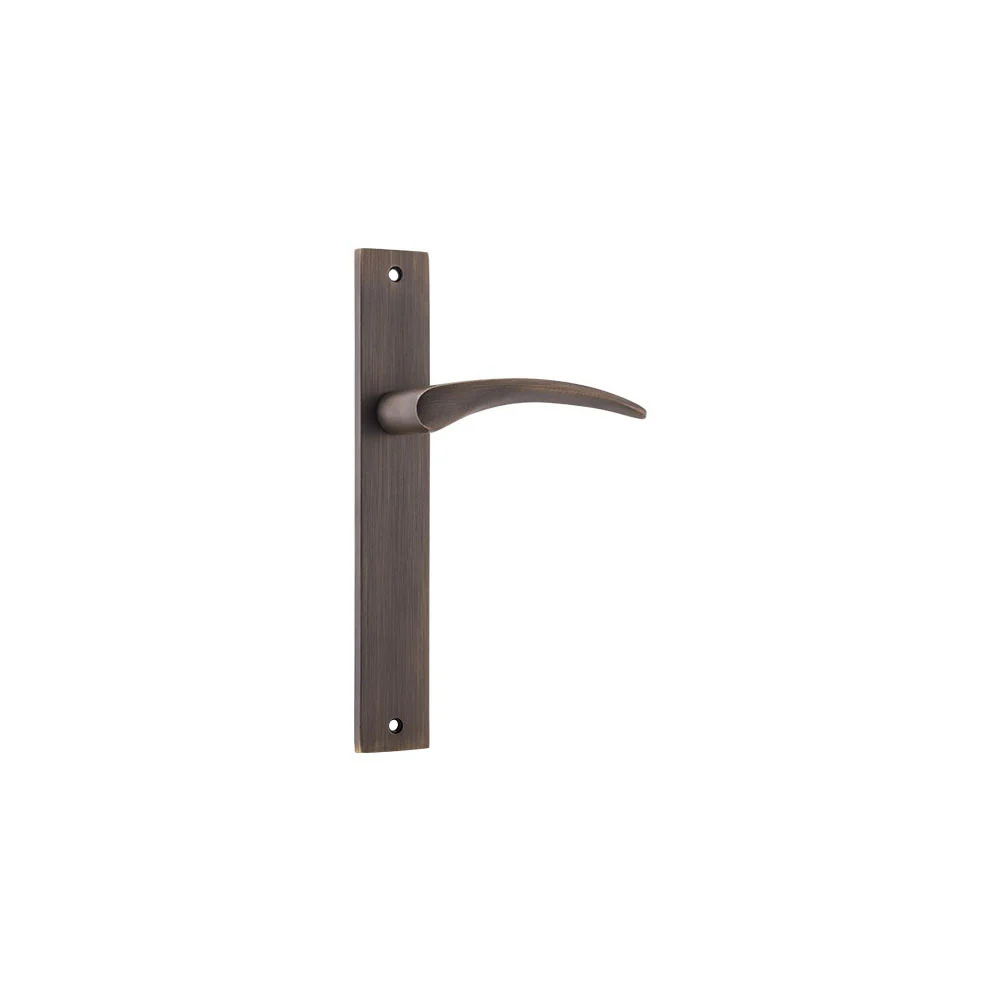 Iver Oxford Door Lever Handle on Rectangular Backplate Signature Brass - Image 2
