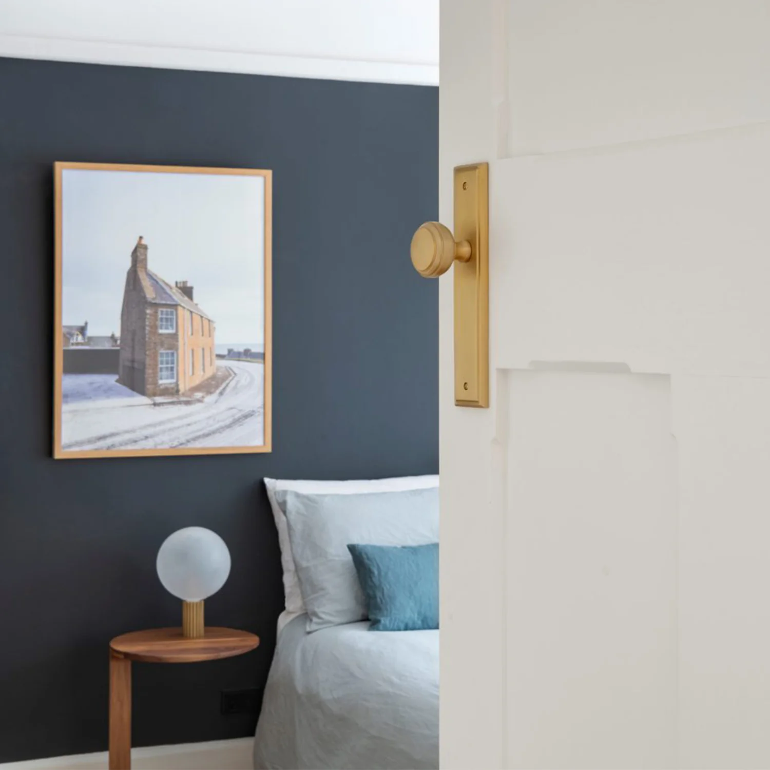 Iver Paddington Door Knob on Stepped Backplate Brushed Chrome - Image 3