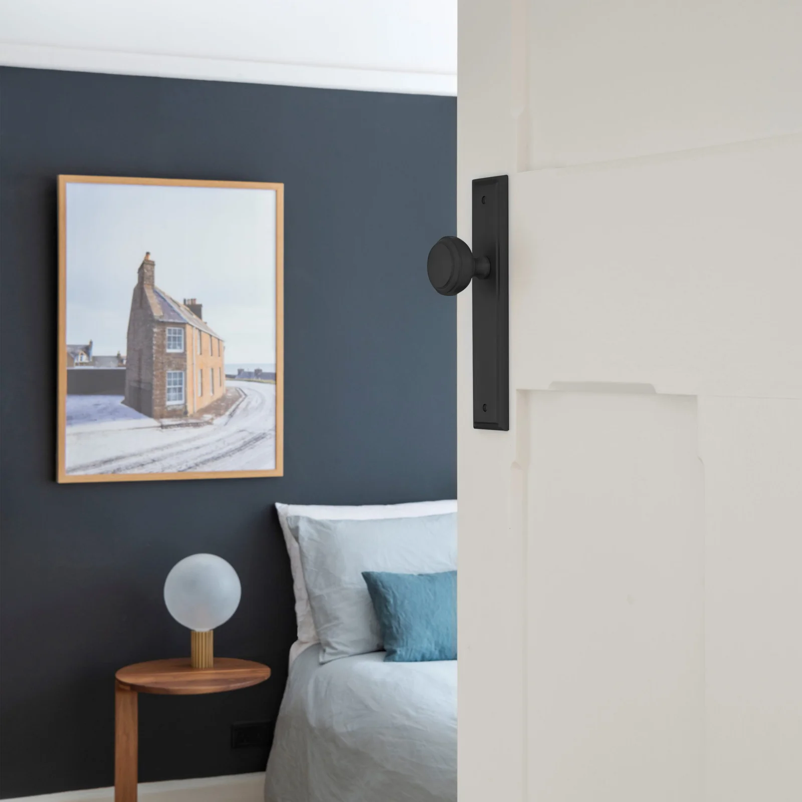 Iver Paddington Door Knob on Stepped Backplate Matt Black - Image 2