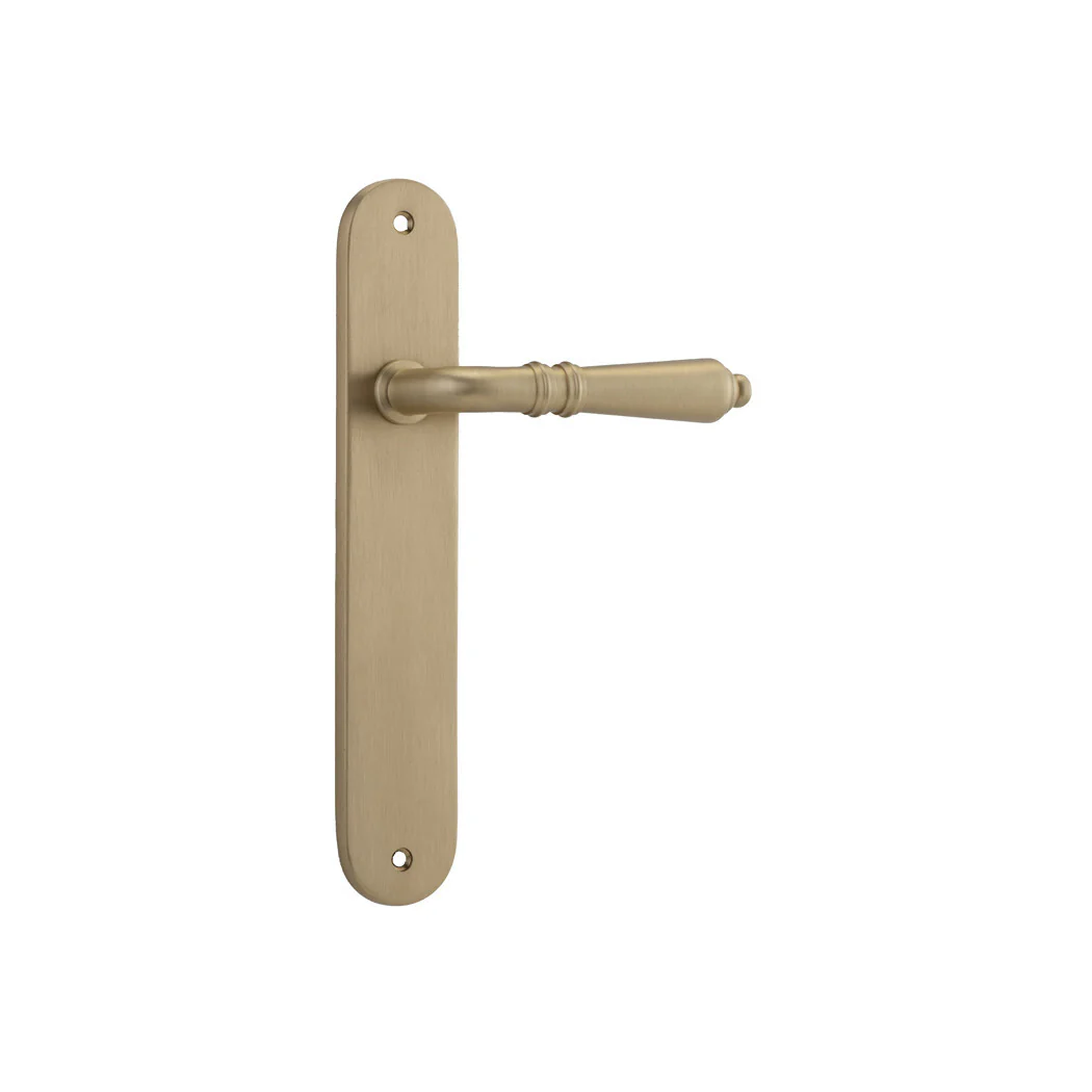 Iver Sarlat Lever Door Handle on Oval Backplate Brushed Brass - Image 2