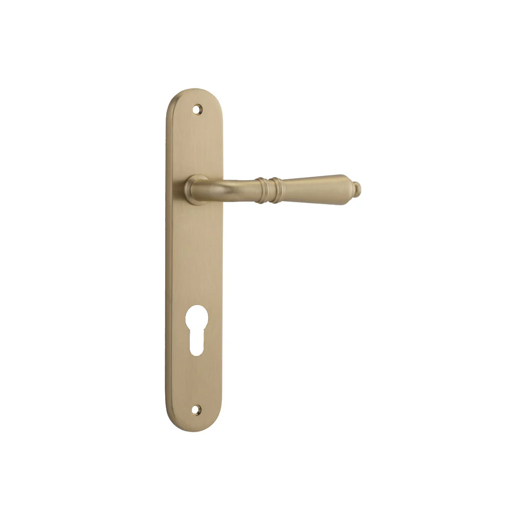 Iver Sarlat Lever Door Handle on Oval Backplate Brushed Brass - Image 3