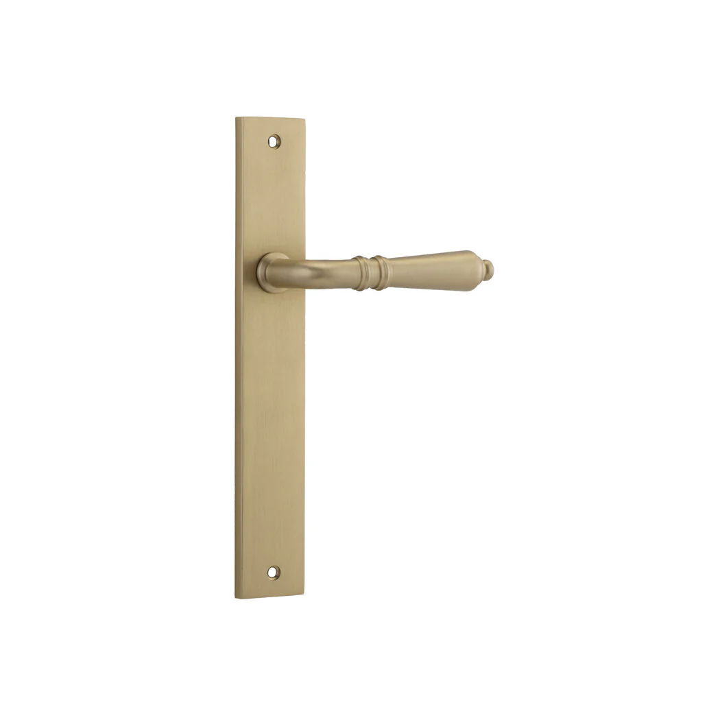 Iver Sarlat Lever Door Handle on Rectangular Backplate Brushed Brass - Image 2