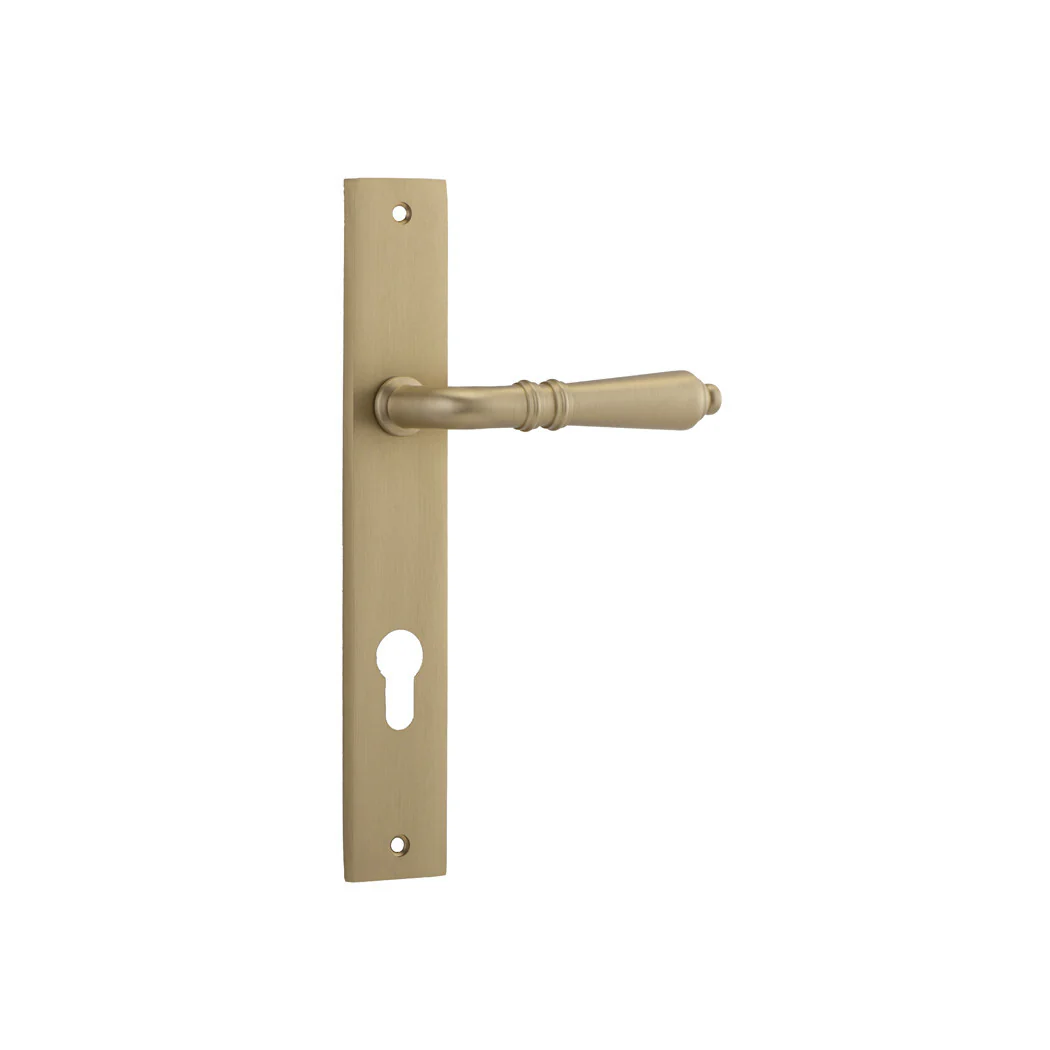 Iver Sarlat Lever Door Handle on Rectangular Backplate Brushed Brass - Image 3