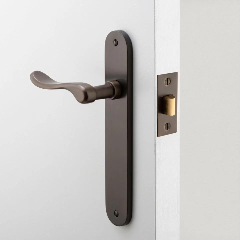 Iver Stirling Door Lever Handle on Oval Backplate Signature Brass - Image 2