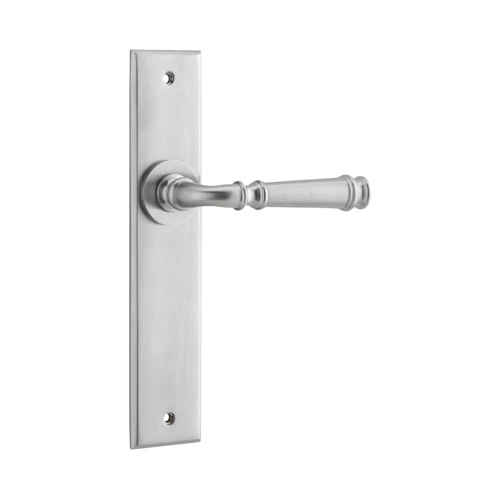 Iver Verona Door Lever Handle on Chamfered Backplate Brushed Chrome - Image 3