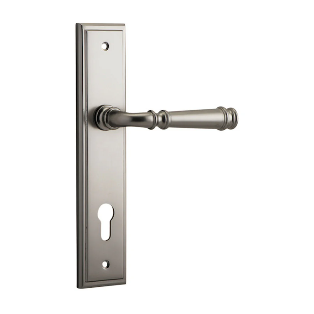 Iver Verona Door Lever Handle on Stepped Backplate Satin Nickel - Image 3