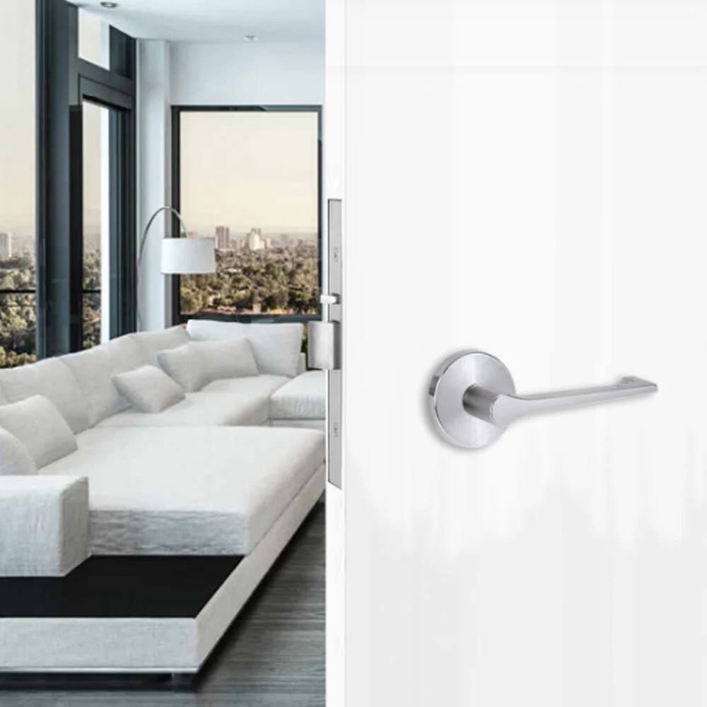 Lockwood Door Handle 1370 Series 145 Lever on Round Rose Full Set Polished Brass 1370/1371/145PB - Image 2