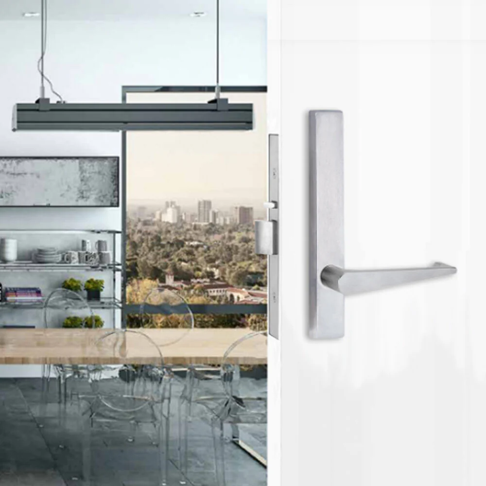 Lockwood Door Handle Square End Plate With 133 Lever Satin Chrome 4805/133SC - Image 2