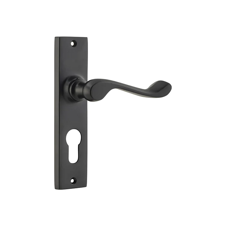Tradco Fremantle Lever Door Handle on Rectangular Backplate Matt Black - Image 3