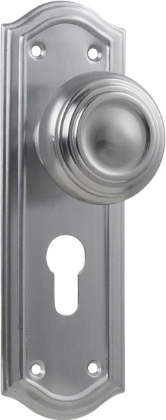 Tradco Kensington Door Knob on Backplate Satin Chrome - Image 2