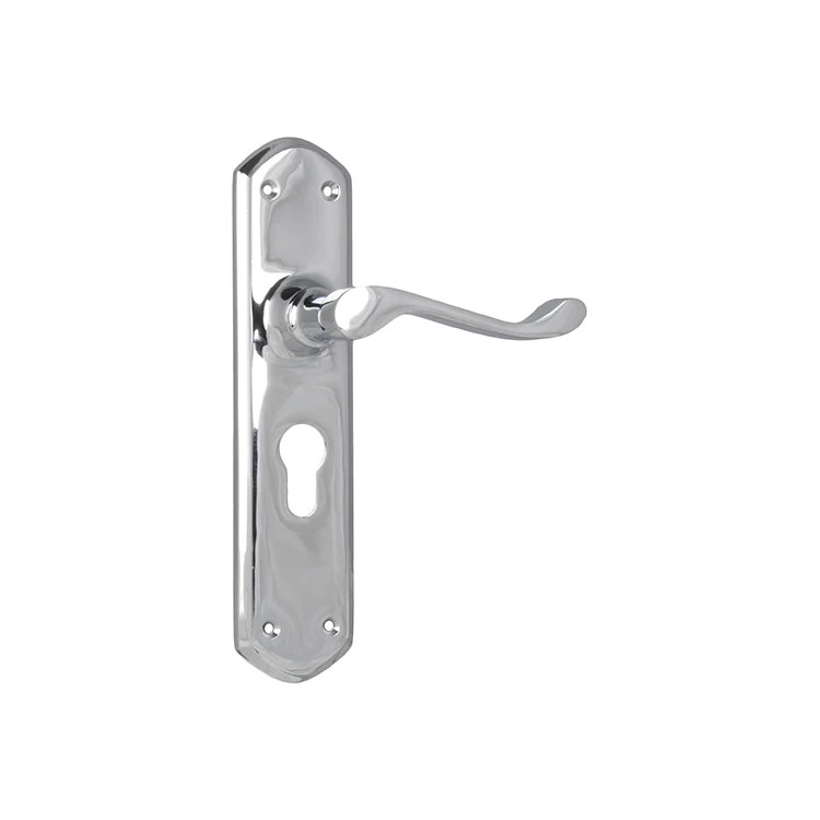 Tradco Windsor Lever Door Handle on Shouldered Backplate Chrome Plated - Image 3