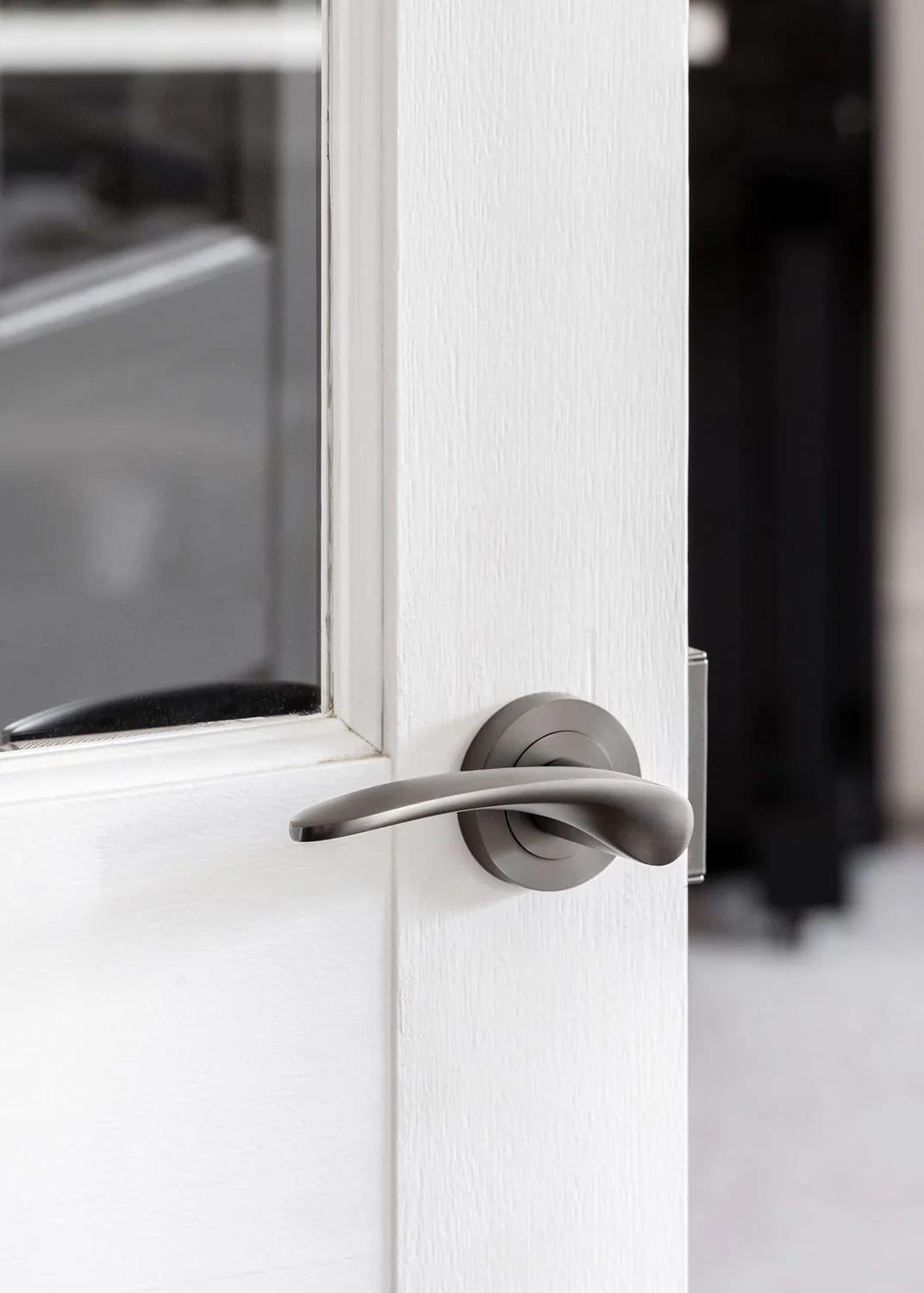 Zanda Apollo Door Handle Lever on Round Rose Matt Black - Image 2