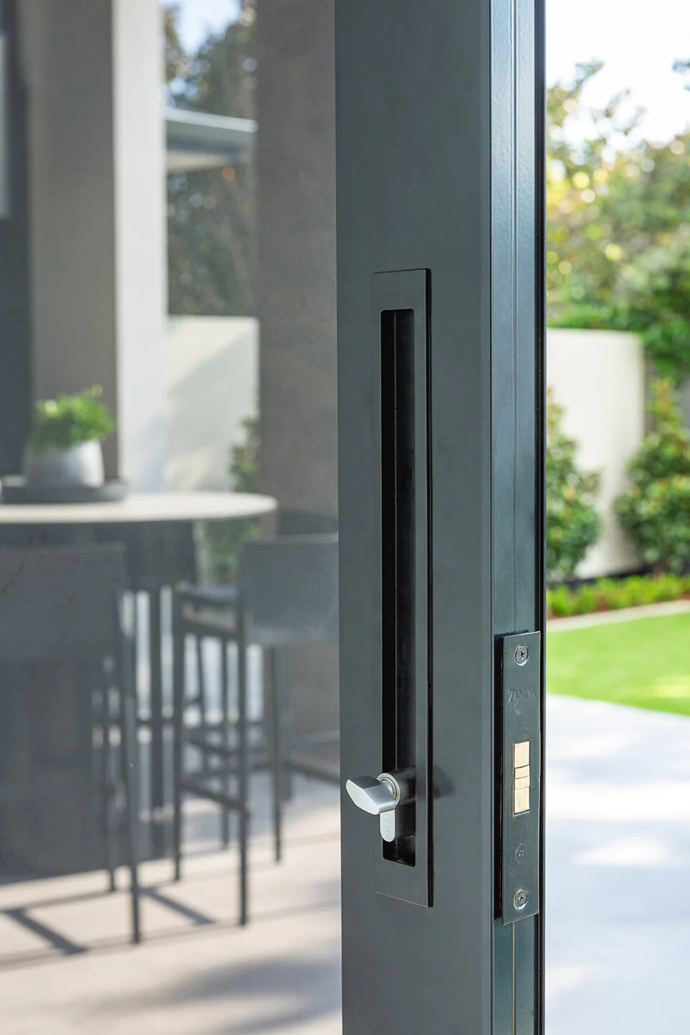 Zanda Verve Sliding Door Lock Kit - Available in Various Finishes and Sizes - Image 4