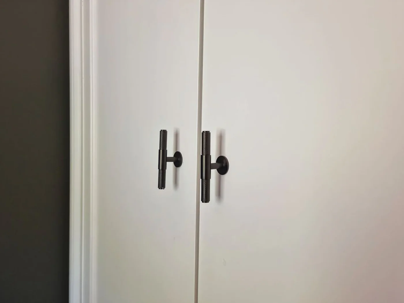Zanda Zurich Knurled Cabinet T-Bar Handle - Available in Various Finishes - Image 4